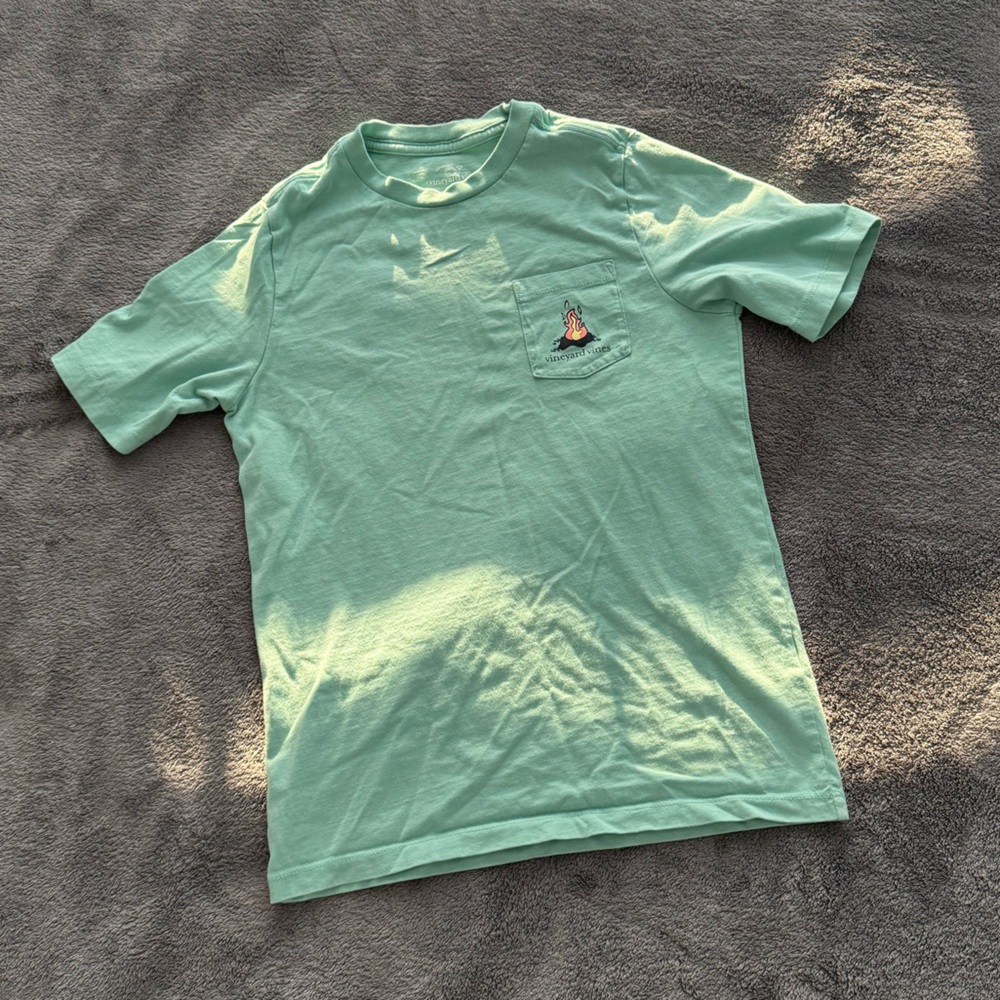 Vineyard Vines S (8-10) Campfire TShirt
